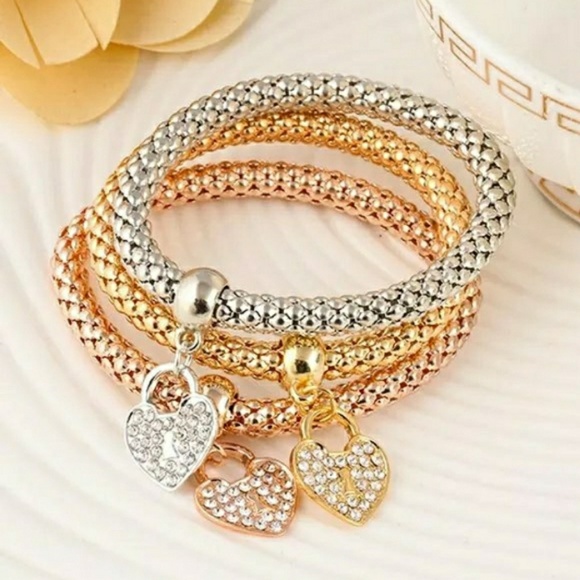 Gold Silver Rose Gold Heart Pendant Bracelets - Picture 5 of 5